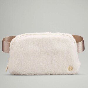lululemon ~ Everywhere Fleece Belt Bag ~ Light Ivory Sherpa